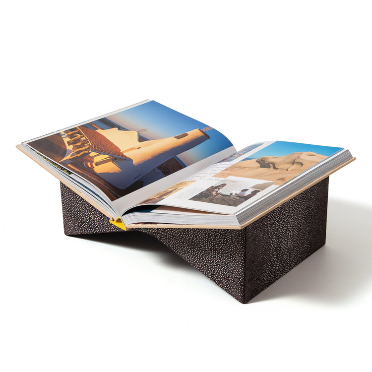 Papillon Bookstand Shagreen Chocolate