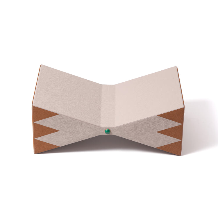 "Le Cirque" Papillon Bookstand