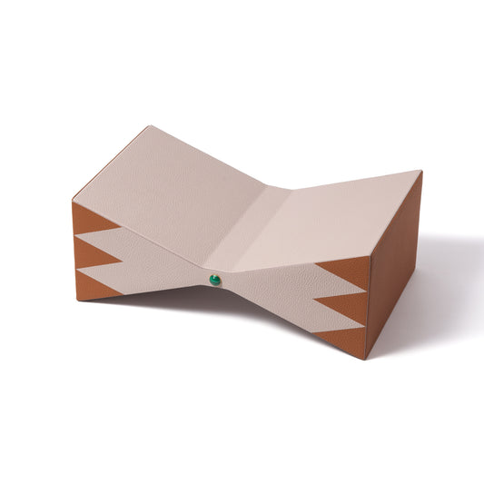 "Le Cirque" Papillon Bookstand