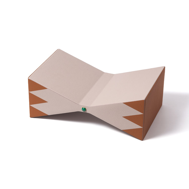 "Le Cirque" Papillon Bookstand